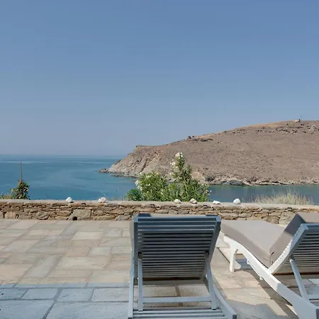 Πανσιόν Blueros - Black Stone