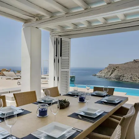 Πανσιόν Blueros - Black Stone