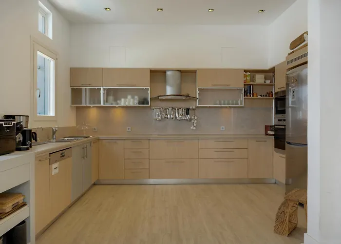 Blueros - Black Stone Πανσιόν 4*