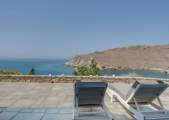 Πανσιόν Blueros - Black Stone