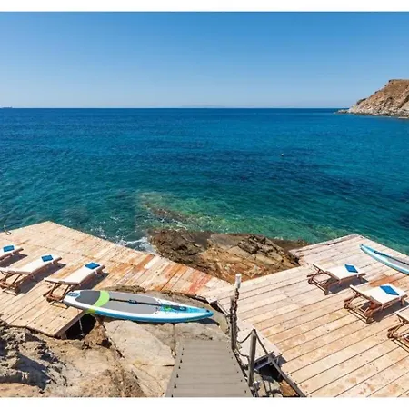 Blueros - Black Stone Gasthof