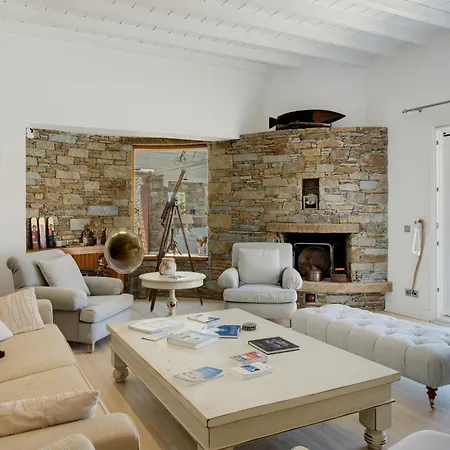 Blueros - Black Stone Guest house